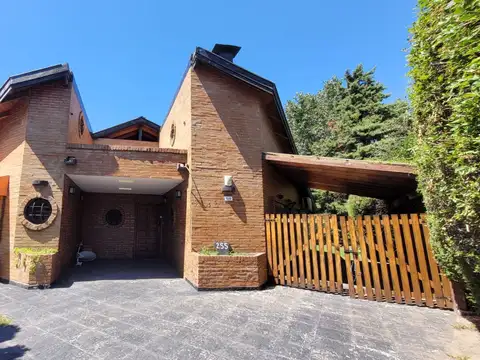 Casa en Country "Las Lajas", General Rodríguez