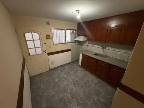 Depto Tipo Casa en Venta en Villa Luzuriaga, USD 48.000