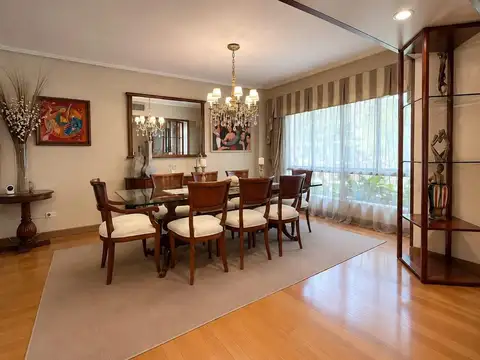 Departamento en Venta con 3 cocheras