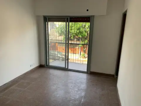 Dpto. 3 Amb.Frente - 1º x Esc - Bajas Expensas  