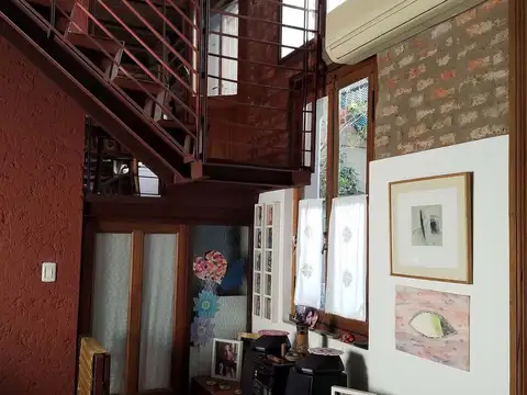 Casa 6 ambientes con 4 baños