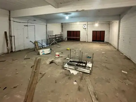 Local - Alquiler - Argentina, La Matanza - RIO PARANA 7430