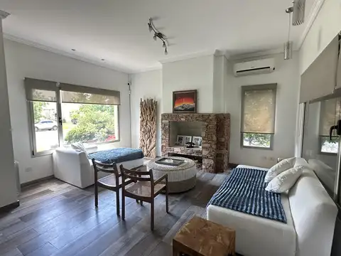 Casa en Alquiler Temporal con 5 cocheras
