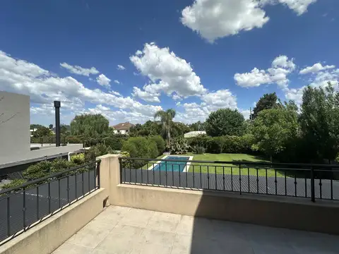 Casa en Alquiler Temporal de 4 dormitorios