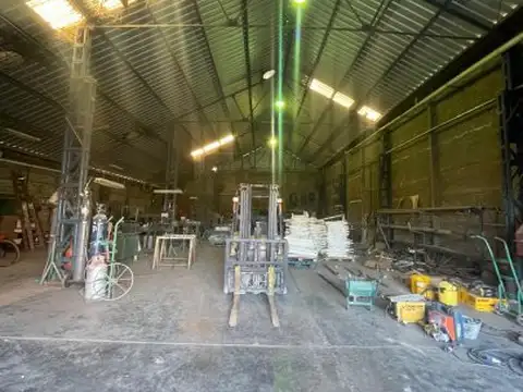 Galpon en Venta 37  mts Fondo