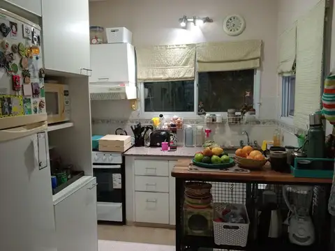 Depto Tipo Casa 6 ambientes con 2 baños