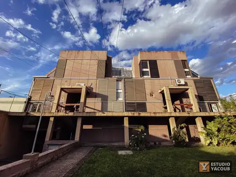 Duplex en venta - 2 dormitorios 1 baño - 85mts2 - La Plata