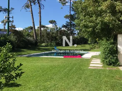 Casa en Venta en Playa Mansa, USD 2.090.000