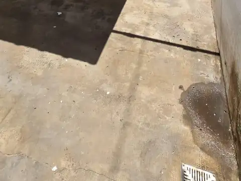 Casa en Alquiler con 1 cochera