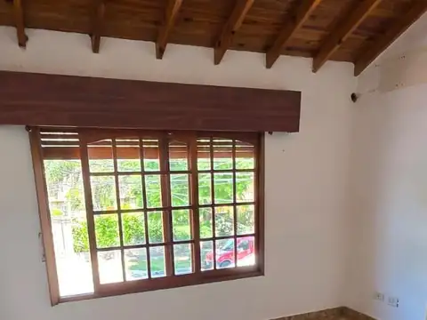 Dúplex en alquiler c/ cochera en San Miguel