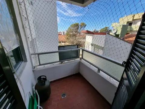 Paseo 145 entre Avenidas 2 y 3 100