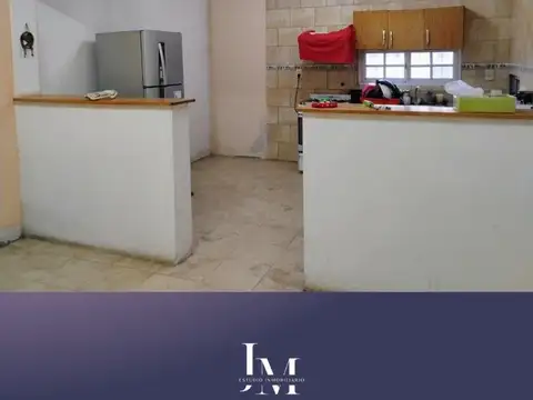 Casa 8 ambientes con 6 baños