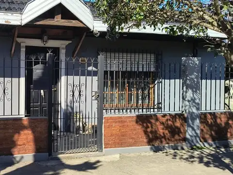 CASA 5 AMBIENTES EN VENTA EN MONTE GRANDE