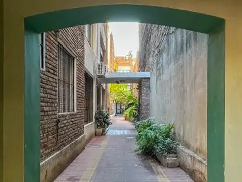 Corrientes 1350 , Piso 1