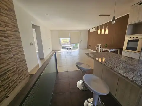 Depto Tipo Casa en Venta con 1 cocheras
