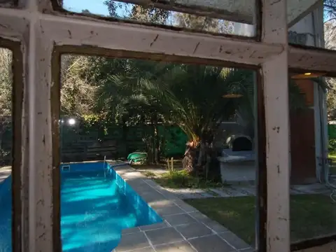 Casa en Alquiler con 1 cochera