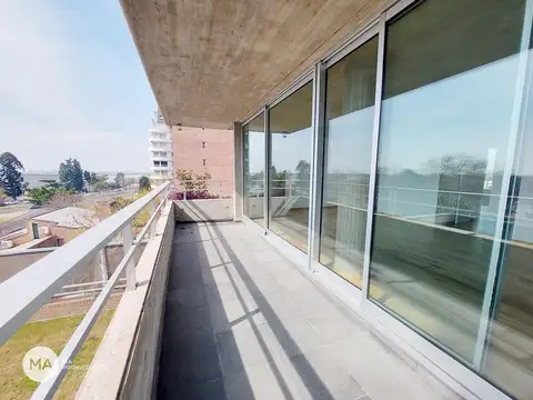 Departamento 4 ambientes con 3 baños