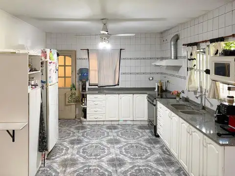 Casa 2 ambientes con 1 baño