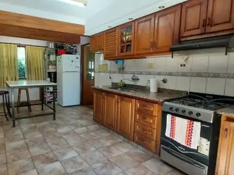 Casa en Venta 3 dormitorio + patio + cochera en Parque Field