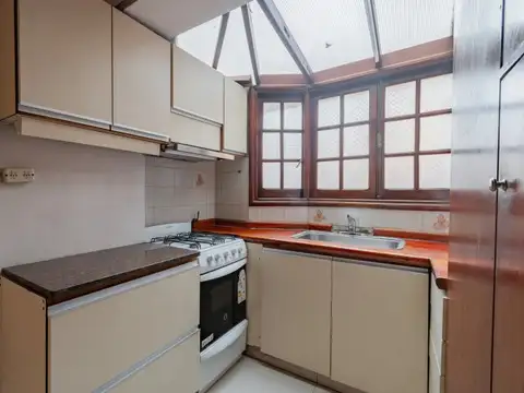 Av. Gral. Paz 1200 , Piso 0