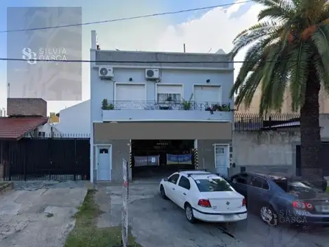 Venta Local en Avellaneda, Crucecita, taller con Patio.