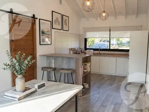 Casa 4 ambientes con 2 baños