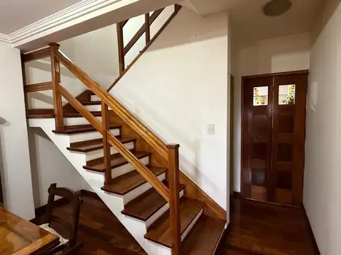 VENTA CASA TRIPLEX 4 AMBIENTES LANUS ESTE PARRILLA