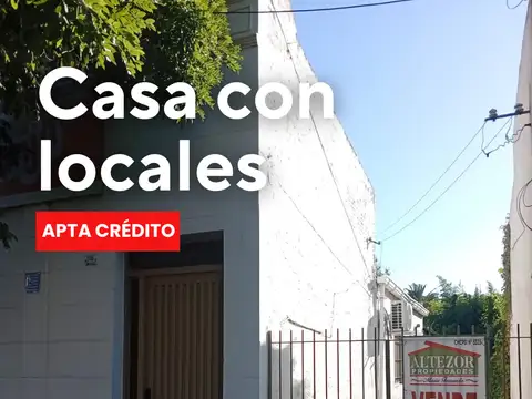 Casa con locales en venta en Pilar