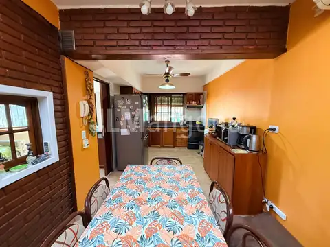 Depto Tipo Casa 4 ambientes con 2 baños