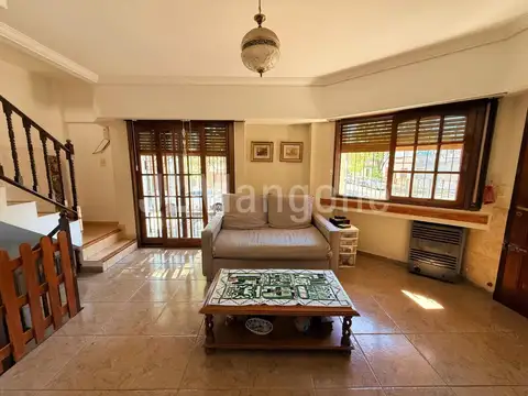 Depto Tipo Casa en Venta de 4 ambientes