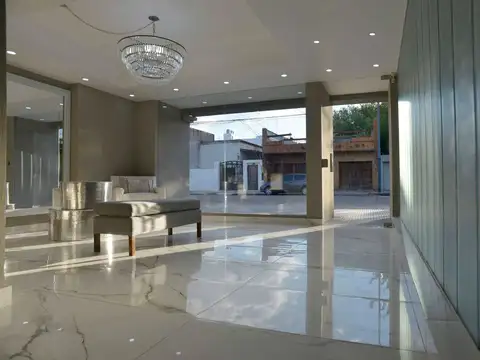 VENTA SEMIPISO 4 AMBIENTES CON COCHERA, LINIERS