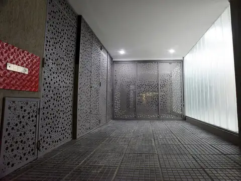 Pilar 600, Piso 1