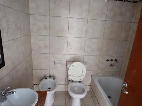 Duplex con jardin y cocheras