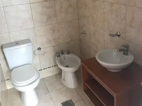 Casa 3 ambientes con 2 baños