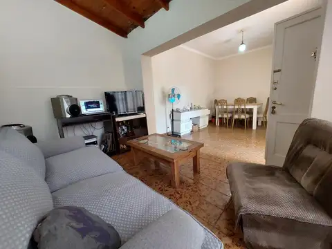 Depto Tipo Casa en Venta en Castelar Norte, USD 125.000