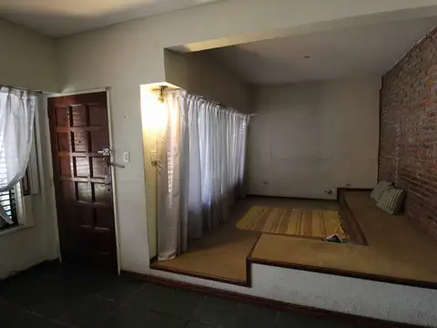 Casa en Venta en Castelar, USD 169.500