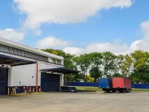 Excelentes naves industrial de 10675 m2 cubiertos en Hurlingham