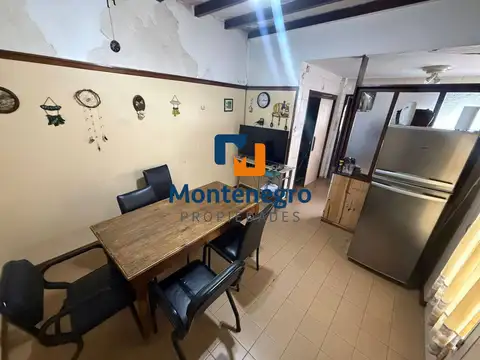 Casa 4 ambientes con 2 baños