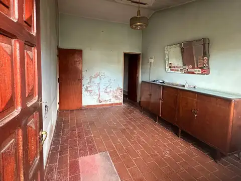 Casa 6 ambientes con 2 baños