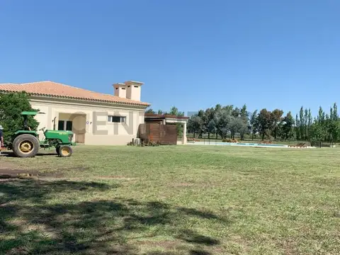 Terreno en Venta en Los Pinares Country Club, Countries y Barrios Cerrados en Exaltacion de la Cruz