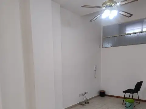 VENTA- OFICINA/ LOCAL COMERCIAL-MACROCENTRO