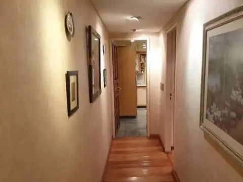 VENTA DEPARTAMENTO PISO DE 6 AMBIENTES DE CATEGORIA, UNICO EN RAMOS MEJIA,.