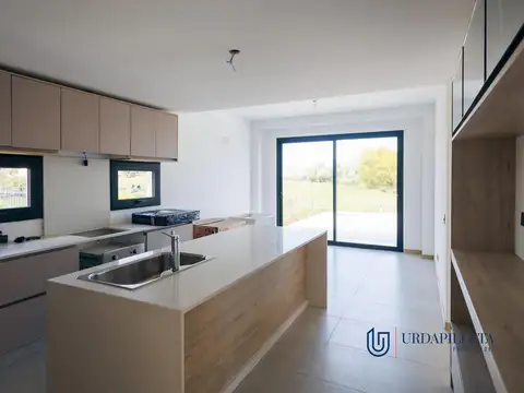 Casa 7 ambientes con 3 baños