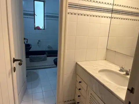 Casa 5 ambientes con 4 baños