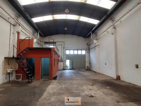 Galpón en Alquiler, Ruta Panamericana, El Triángulo, 300m2.
