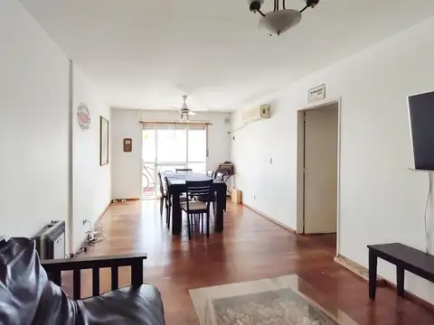 Departamento de tres dormitorios en alquiler