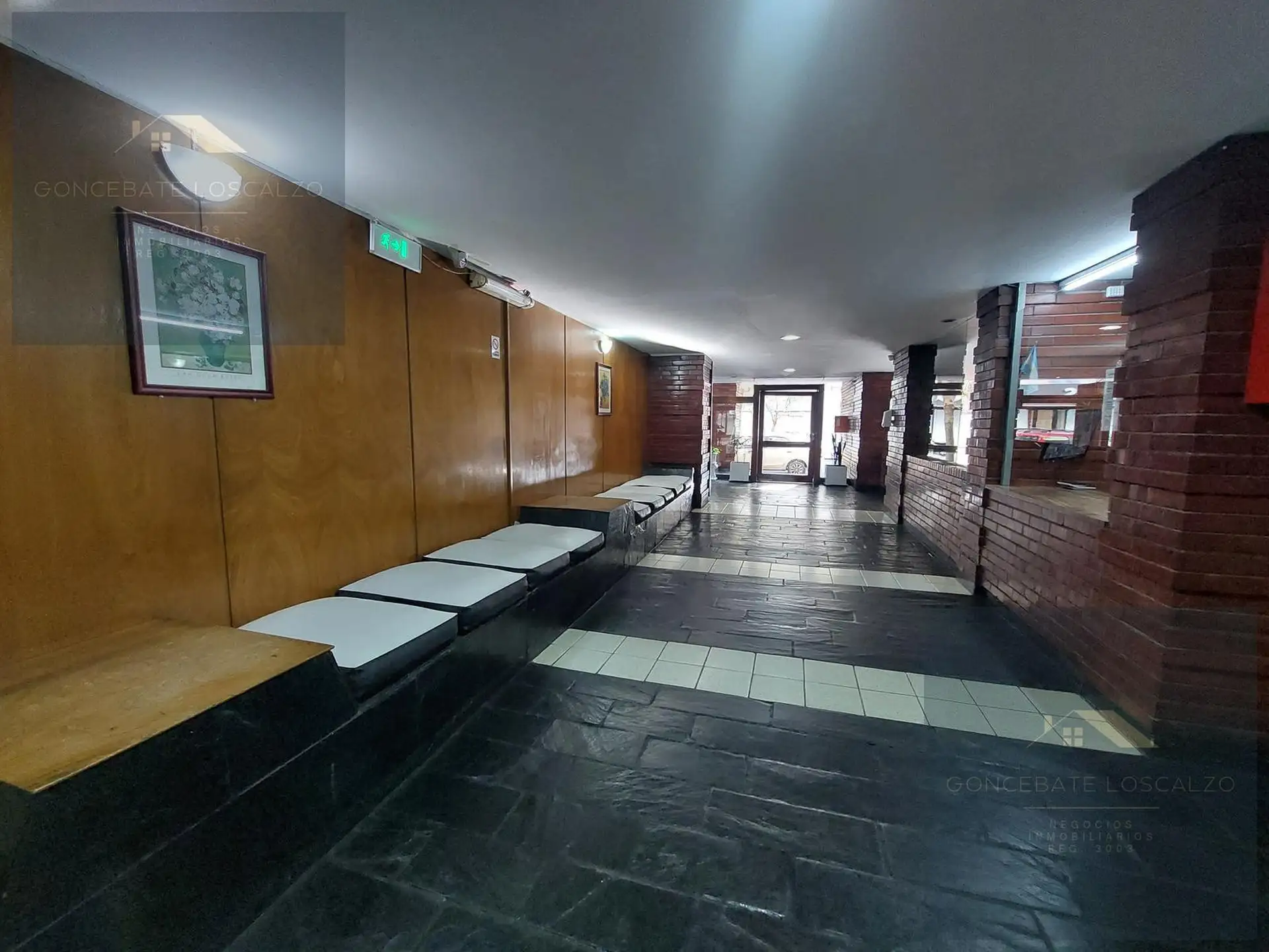 Depto 4 amb, 76m² con dependencia y patio con parrilla — Macrocentro