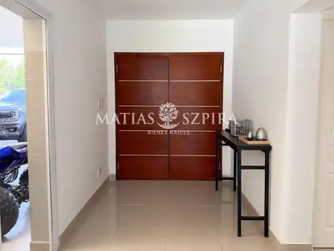 Casa en Venta en Francisco Alvarez, USD 370.000