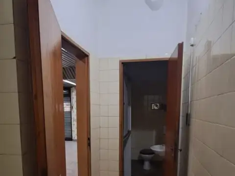 Local en Alquiler Via Púb.