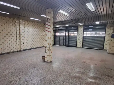 Local en Alquiler Via Púb.